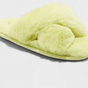 NWT CAT & JACK LIME GREEN FUZZY SLIPPERS